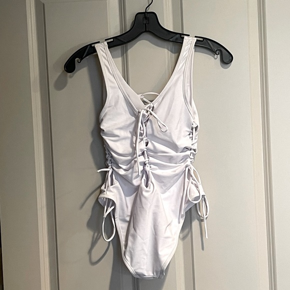 White One Piece Swimsuit Adjustable Tie Front Back & Sides - Worn 1x - Like New - Picture 4 of 6